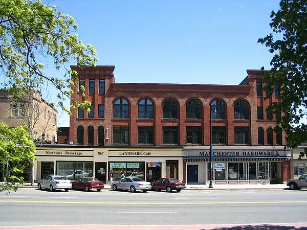 869 Main St #7 — Photo 1
