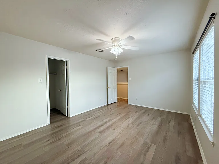 1916 Silver Leaf Dr — Photo 42