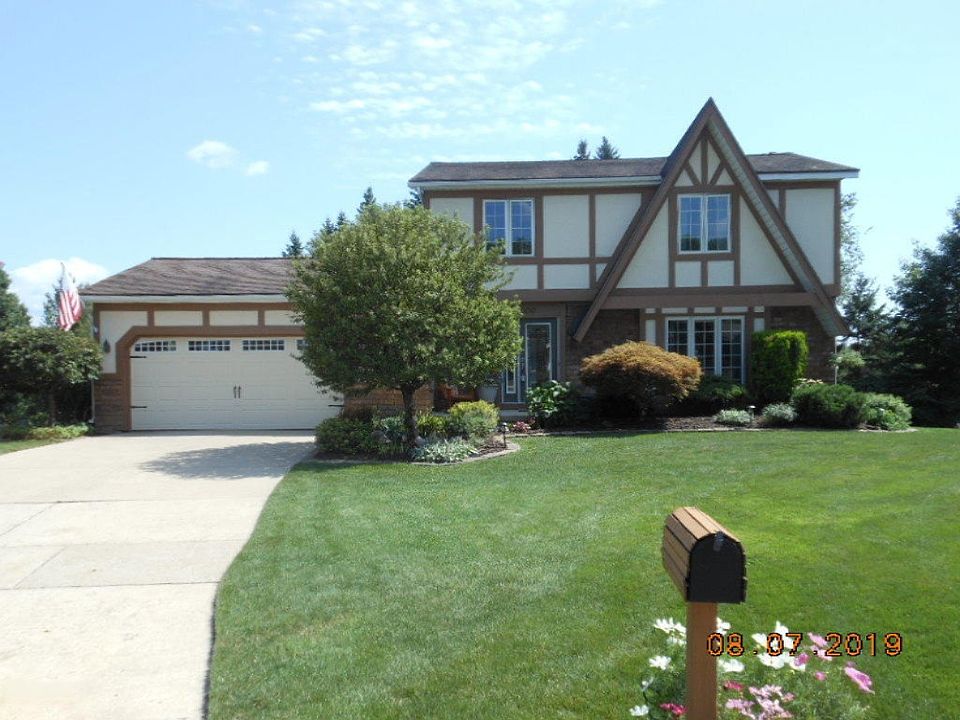 1st image of 1000 Harvester St SE
