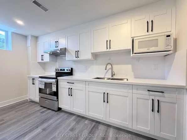 1 Kenneth Ross Bnd, East Gwillimbury, ON L9N 0T7