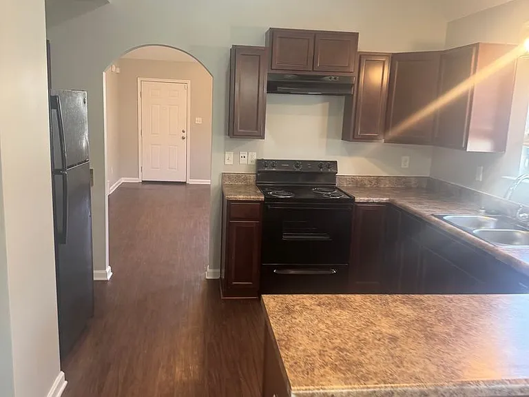 1307 Larkin Ave — Photo 12