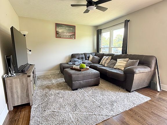 5th image of 1813 Rainbow Forest Dr
