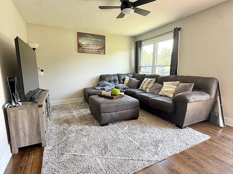 1813 Rainbow Forest Dr — Photo 5