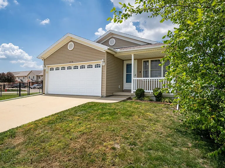 1102 Rader Run — Photo 2