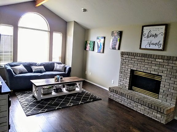 3rd image of 1063 Oak Knoll Dr