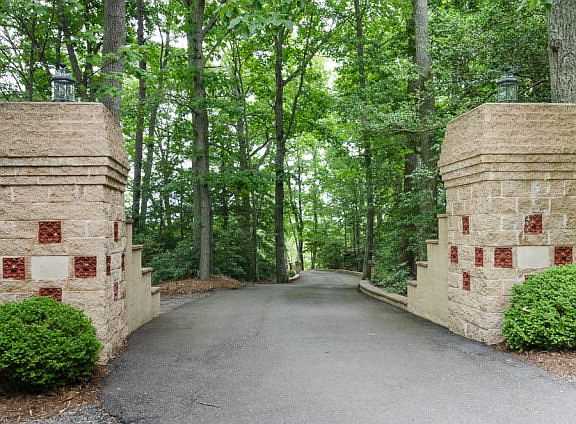 2nd image of 1211 Mill Creek Ln