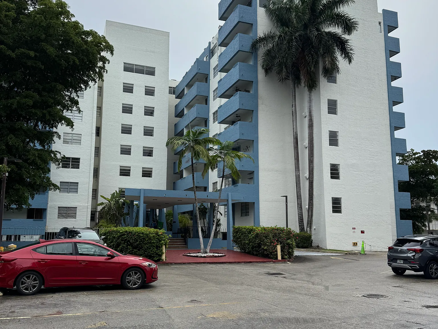 5050 NW 7th St — Photo 1
