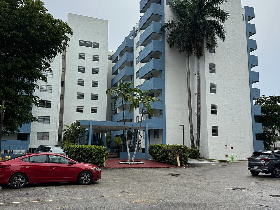 5050 NW 7th St #207