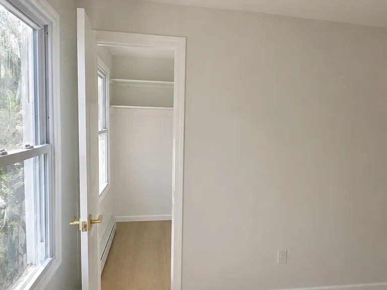 60 Schneider Ave — Photo 13