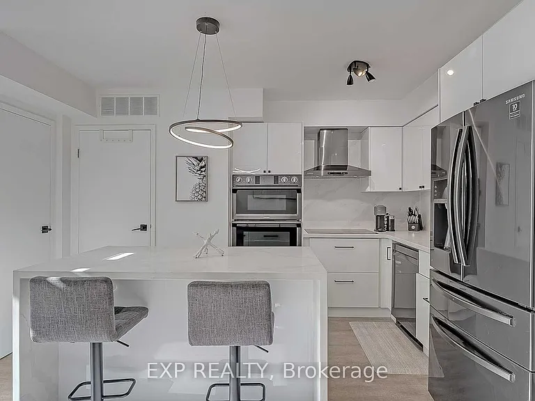 50 E Liberty St #1111 — Photo 8