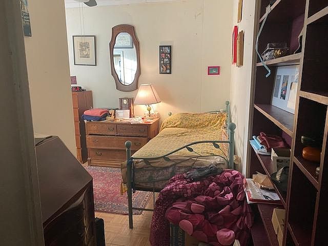 2nd image of 705 Catharine St APT 1