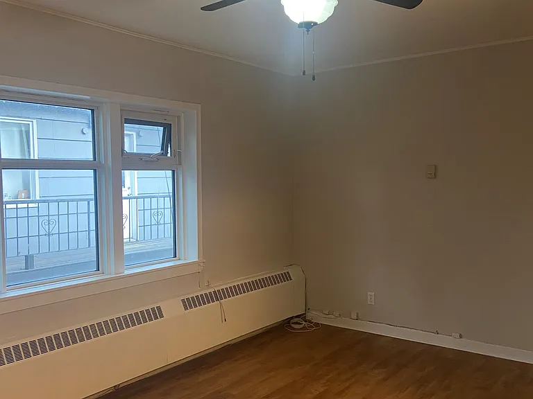 59 King St #6 — Photo 3
