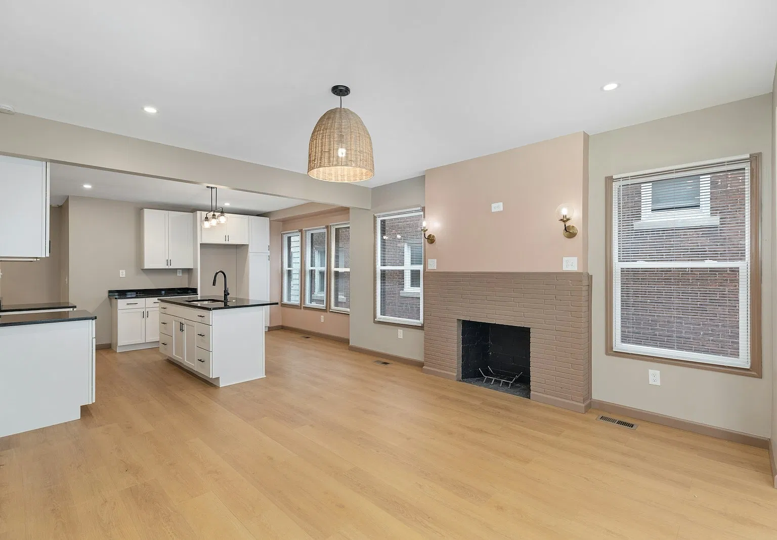 8776 Dexter Avenue, Unit A — Photo 4