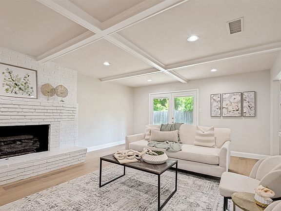 4th image of 2221 Scarlet Ln
