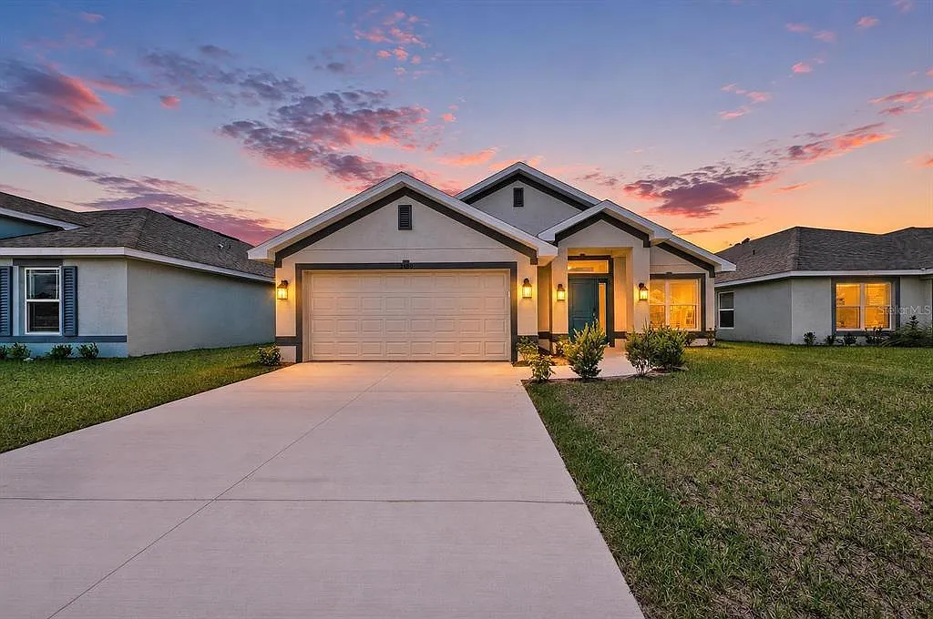 3 bed, 2.0 bath, 1485 sqft, $2,300 — Photo 1