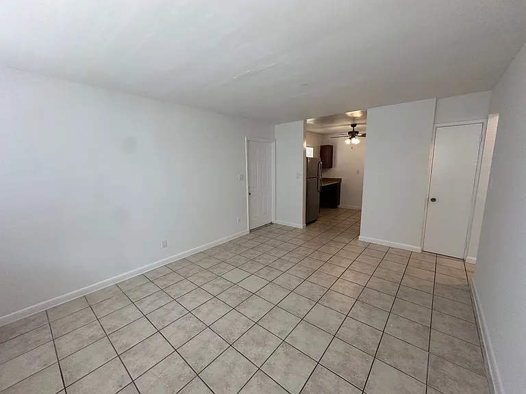 1010 SW 16th Ave — Photo 8