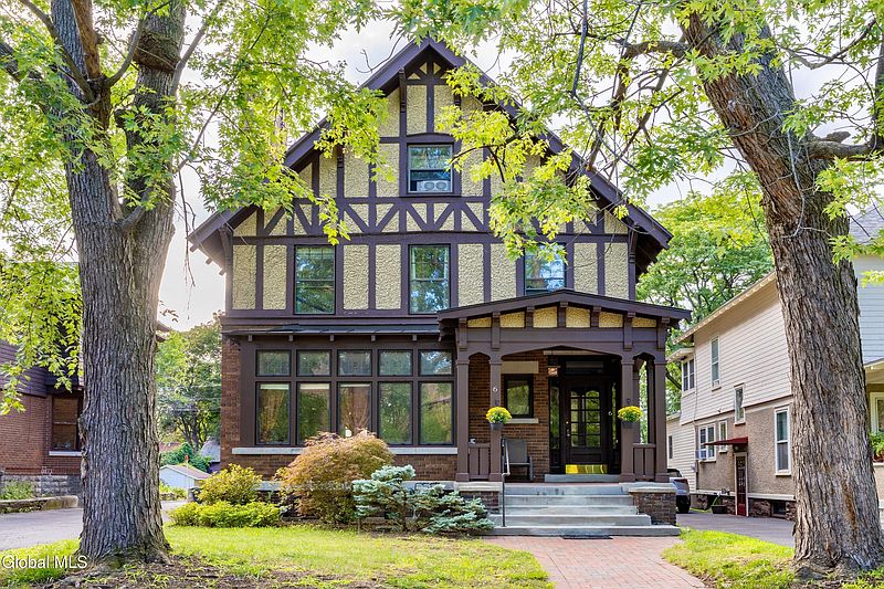 3rd image of 6 Morris Avenue
