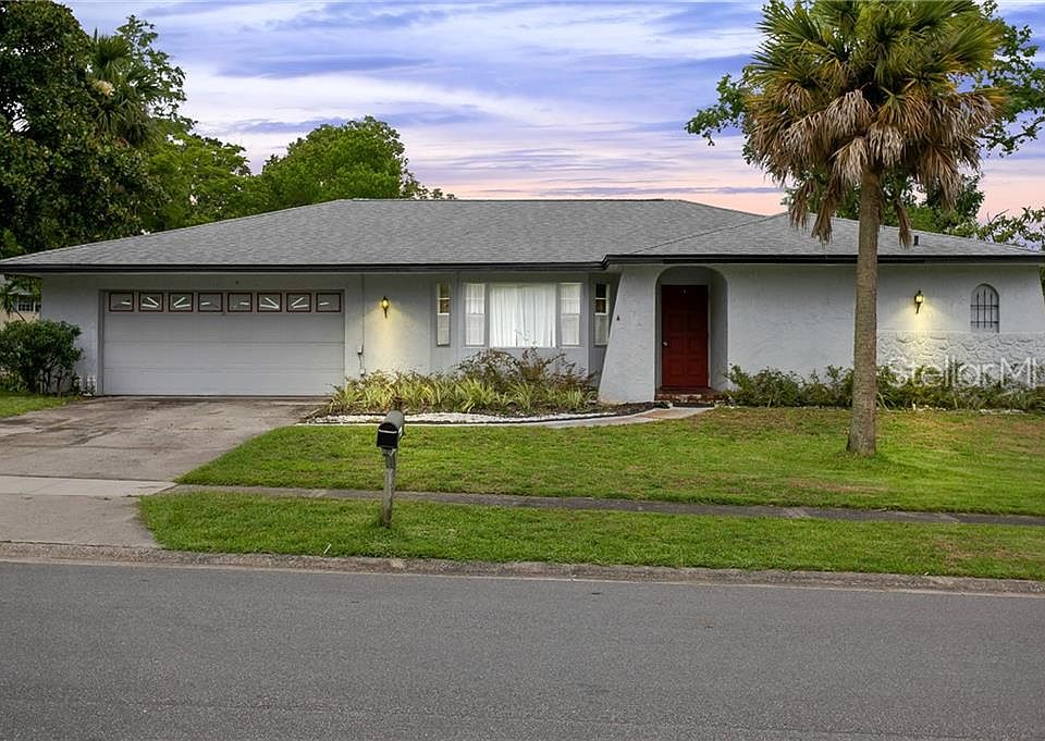 1st image of 615 Sprucewood Cir