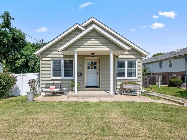 123 W Monroe St, Columbia, IL 62236