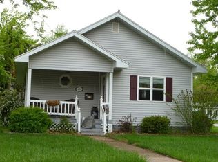 439 N Illinois Ave, Salem, IL 62881