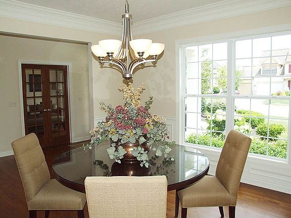 4th image of 3408 Abbey Knoll Dr