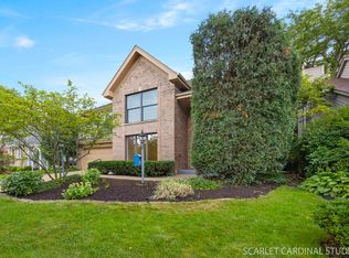 2152 Belleau Woods Dr, Wheaton, IL 60189