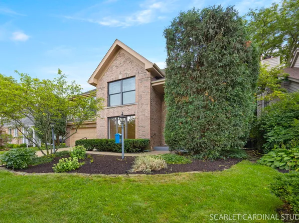 2152 Belleau Woods Dr, Wheaton, IL 60189
