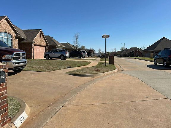 4th image of 641 E Katelyn Ln