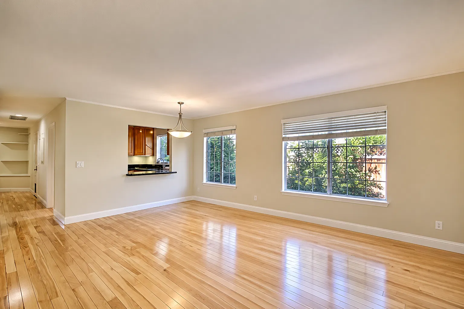 2 bed, 2.5 bath, 1196 sqft, $4,500 — Photo 2