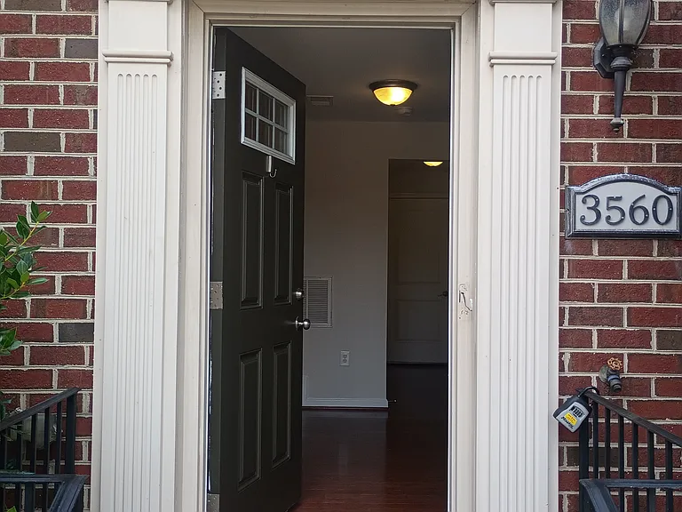 3560 Fort Lincoln Dr NE — Photo 3