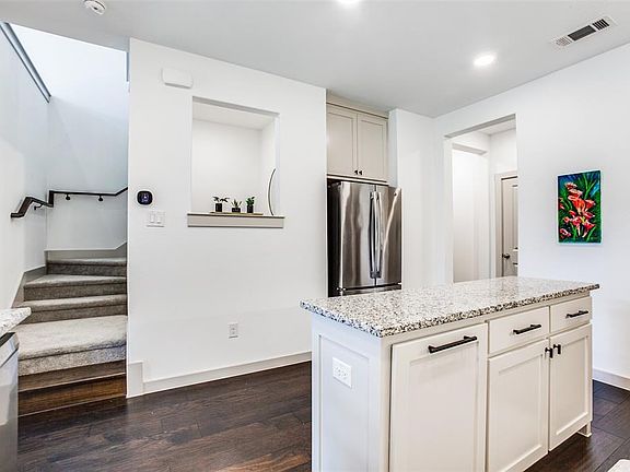 5th image of 1550 Ludlow St