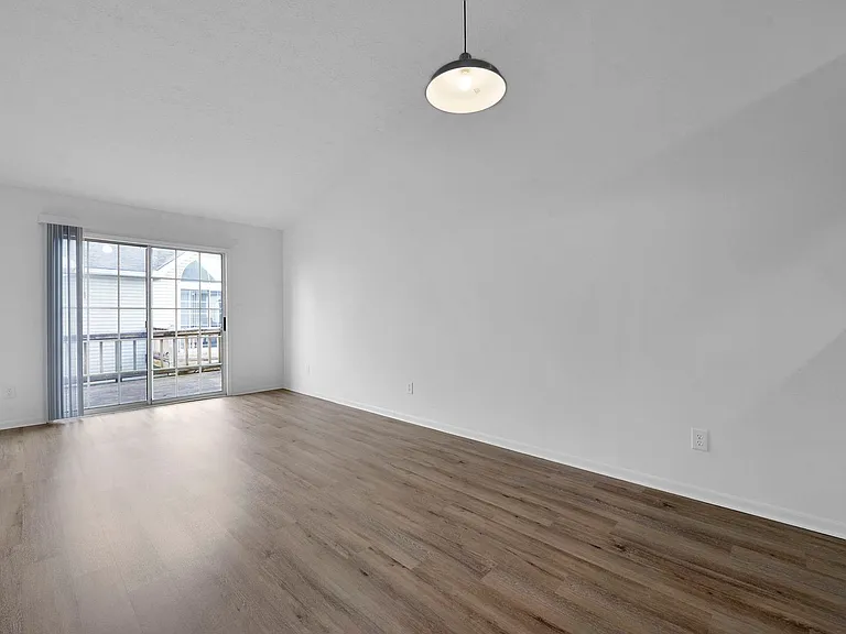 Stratford Commons — Photo 13