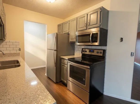 8935 Old Cedar Ave S APT 202, Bloomington, MN 55425