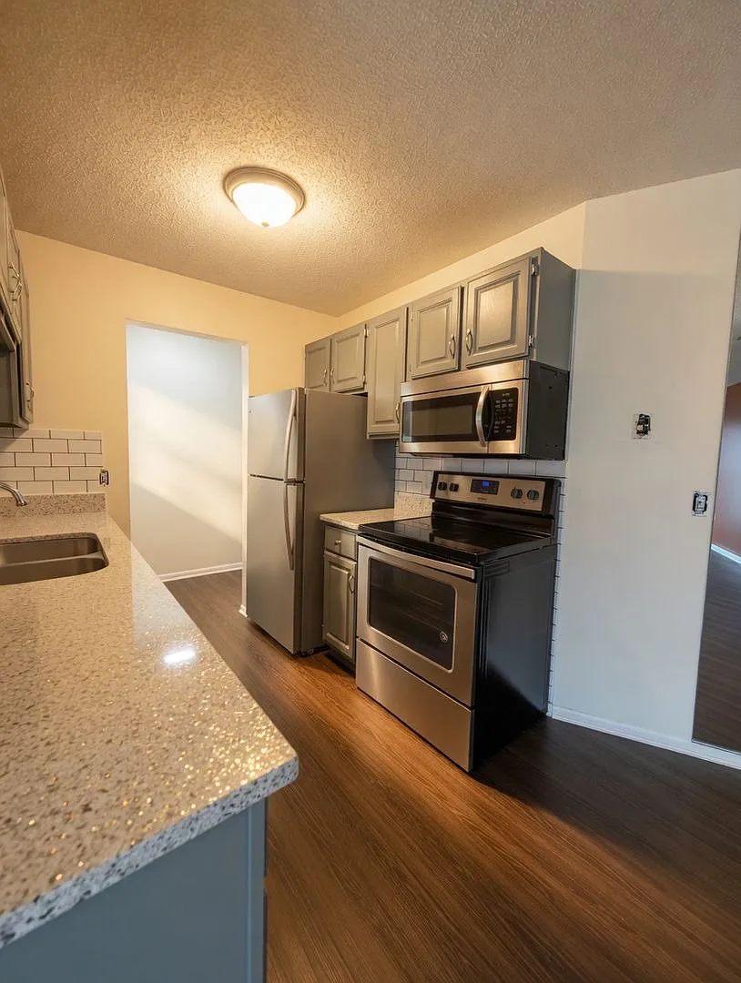 Building Photo - 8935 Old Cedar Ave S #202