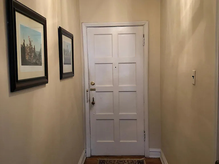 7520 York Dr — Photo 2