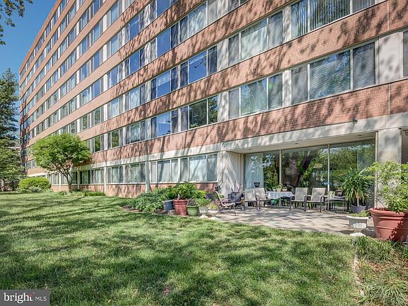 4th image of 1210 N Taft St APT 609