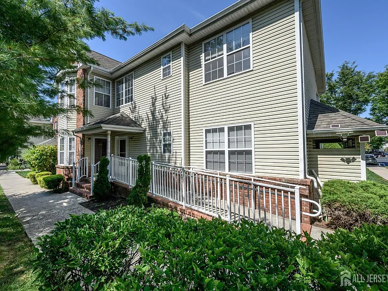 303 Pinelli Dr — Photo 25