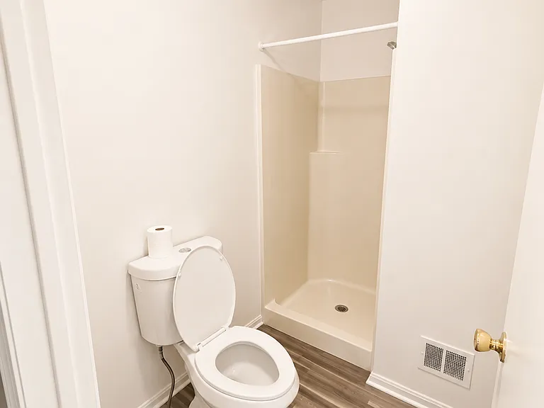 8719 E Grv — Photo 14
