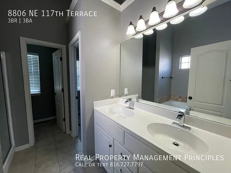 8806 NE 117th Ter — Photo 12
