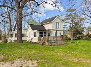 212 Brighton Lake Rd, Brighton, MI 48116