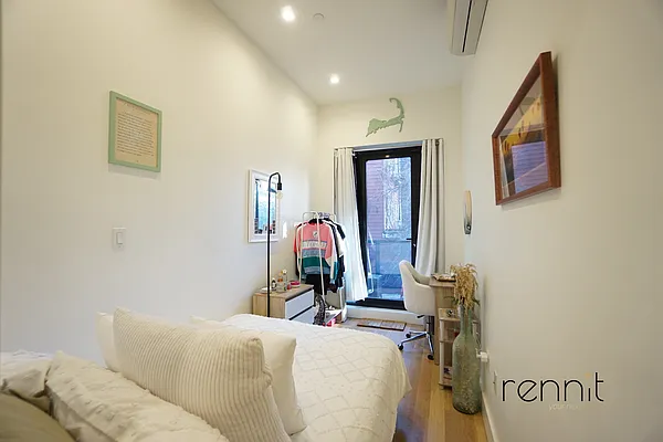 Rented by Rennit Inc. | media 21