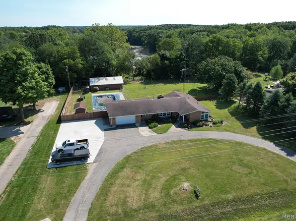 2065 S Lapeer Rd, Lapeer, MI 48446