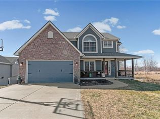 1301 NE 196th St, Smithville, MO 64089