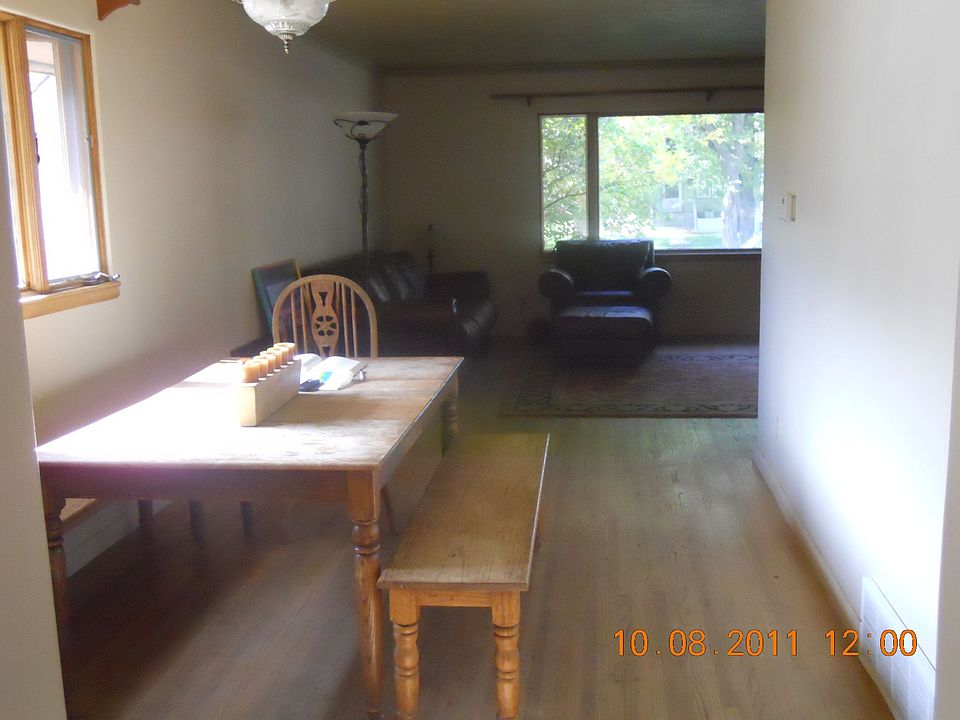 formal dining area