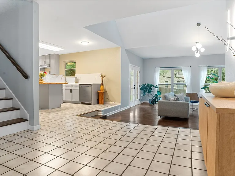 10511 Tweedsmuir Dr — Photo 7