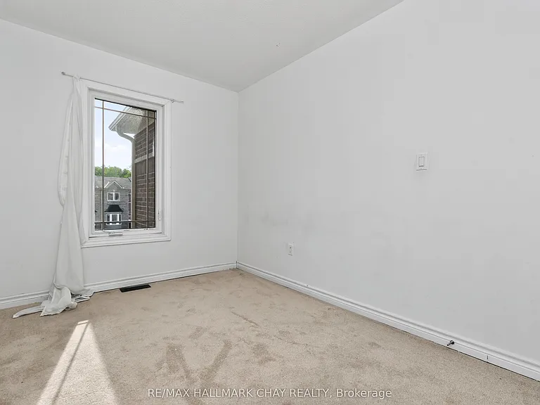 38 Milson Cres — Photo 38