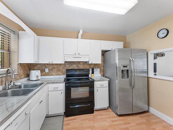 2nd image of 5120 SW 40th Avenue #20A