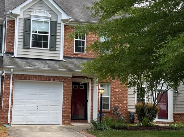 327 Daniels Dr, Yorktown, VA 23690