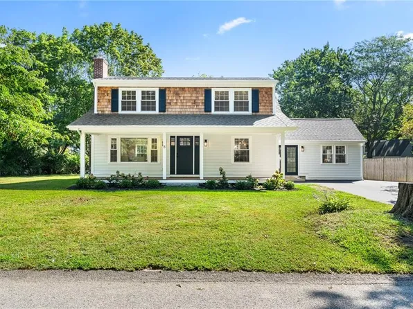 8 Houghton St, Barrington, RI 02806