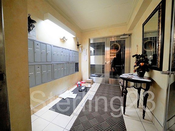 5th image of 2566 12th St APT 3B